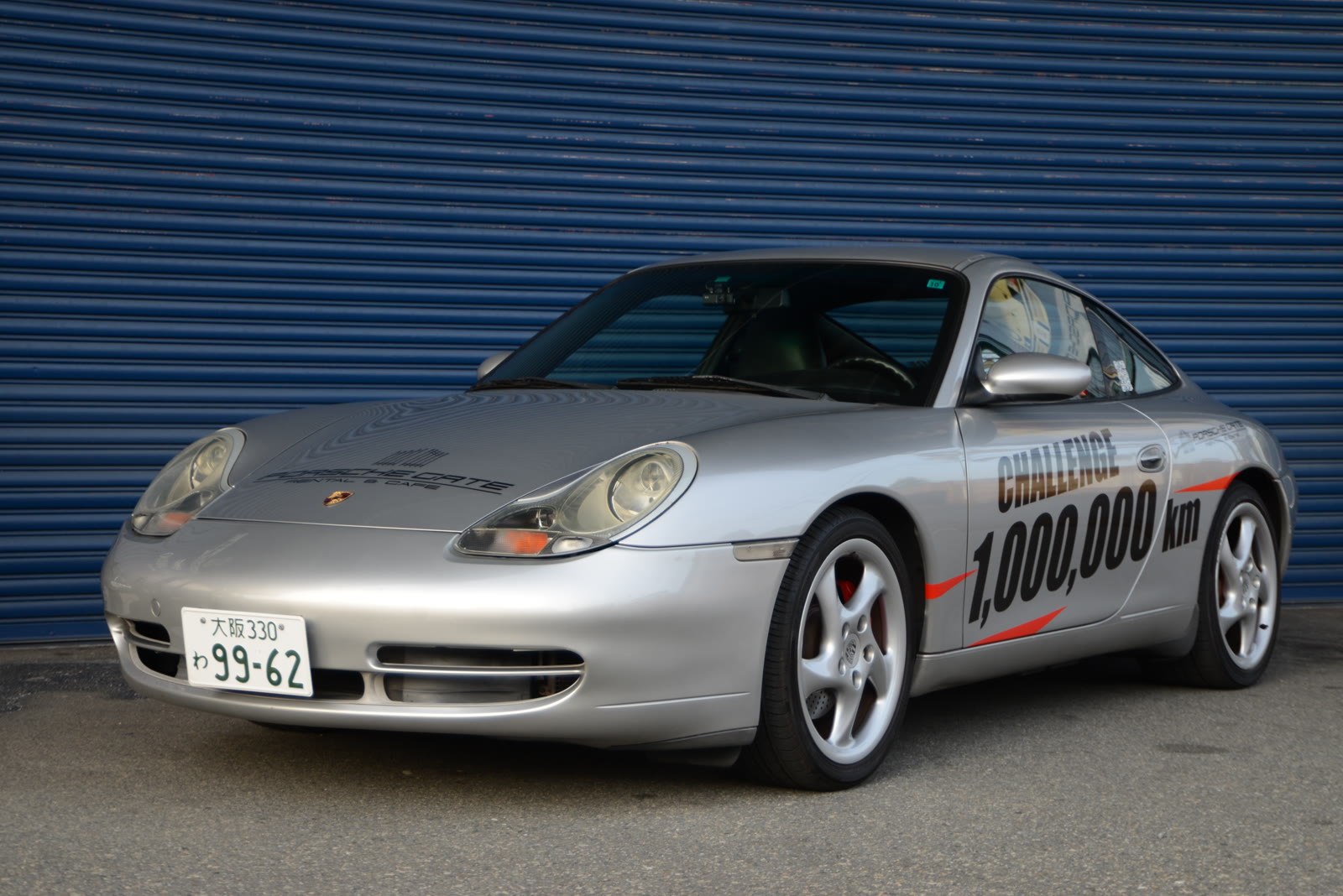 ポルシェ911(996.1)カレラのフロントビュー